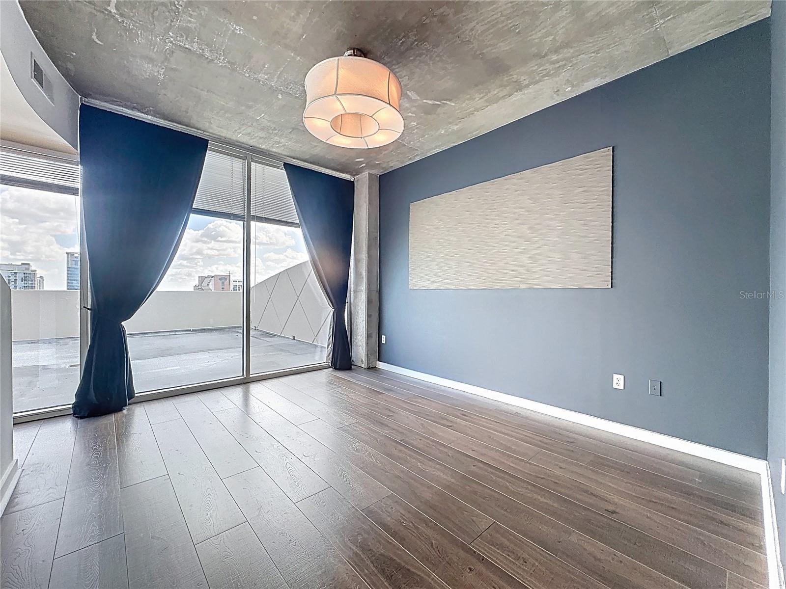 Image 22 of 30 For 155 Court Avenue 1013