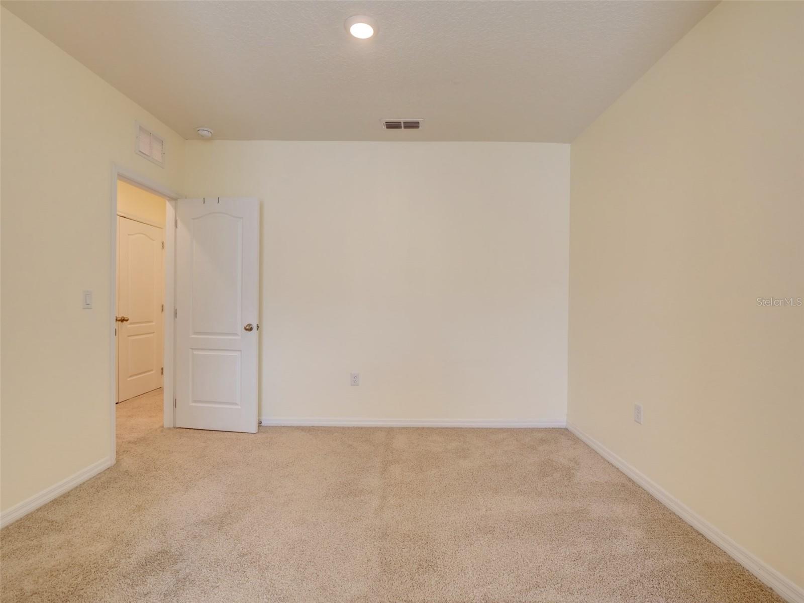 Image 37 of 51 For 1289 Yellow Finch Drive