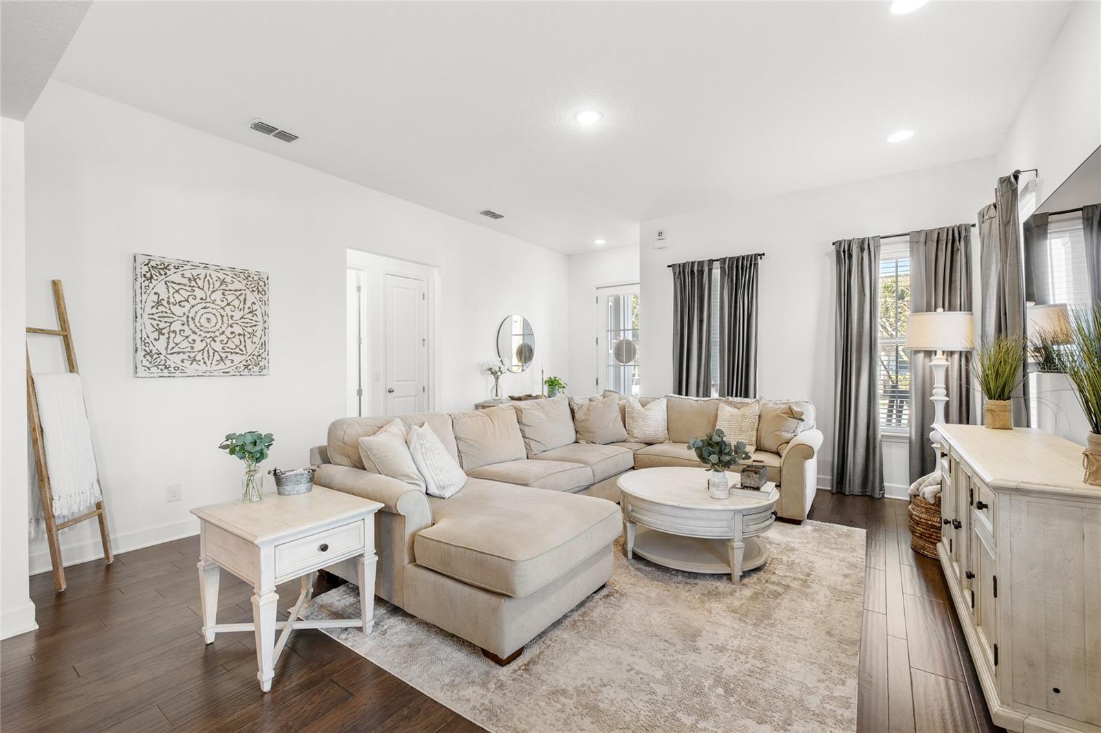 Image 11 of 63 For 13401 Granger Avenue