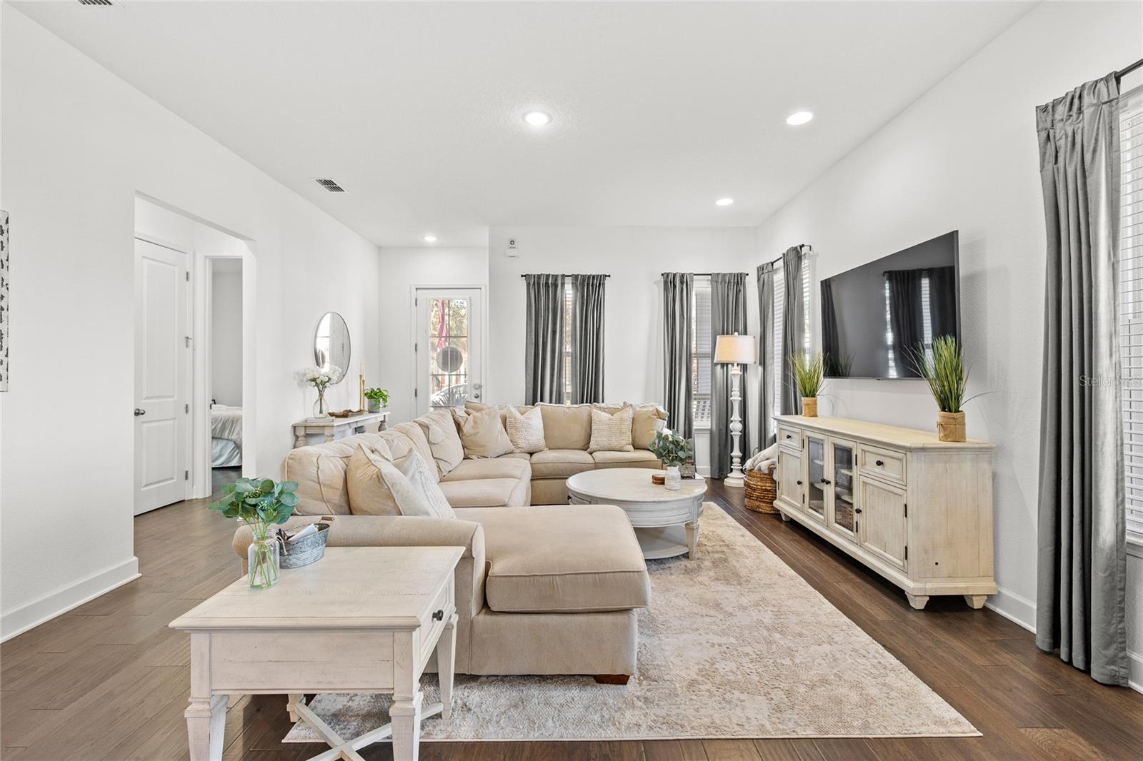 Image 12 of 63 For 13401 Granger Avenue