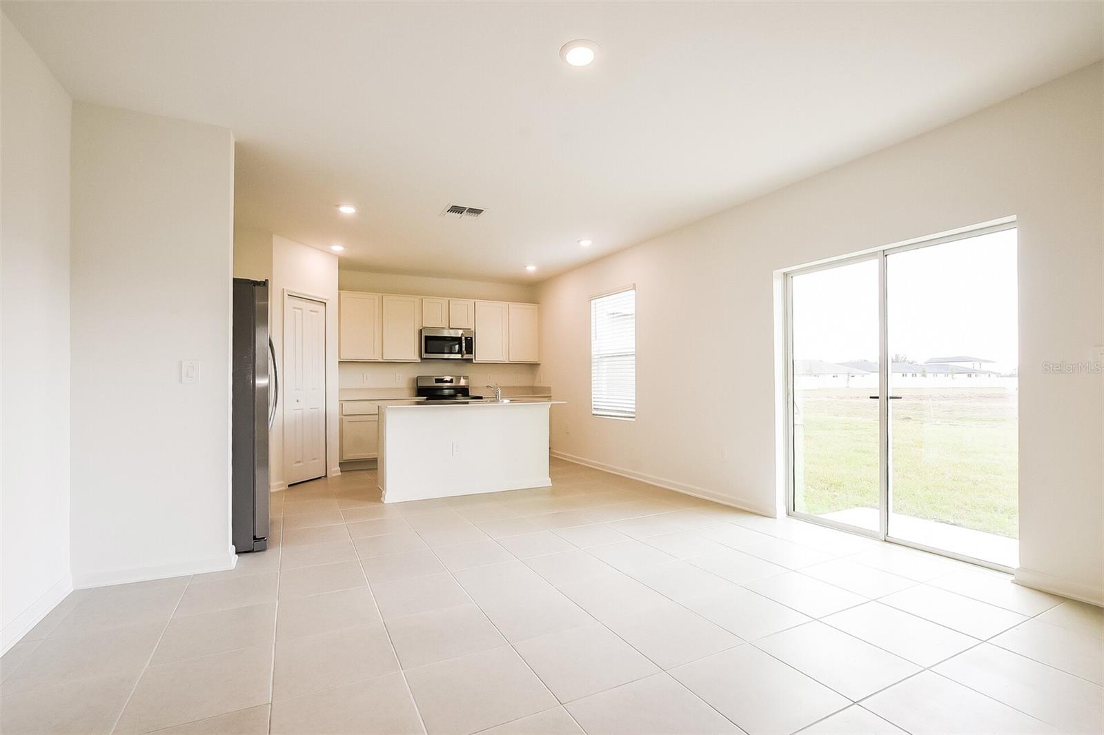 Image 11 of 27 For 315 Artemis Street