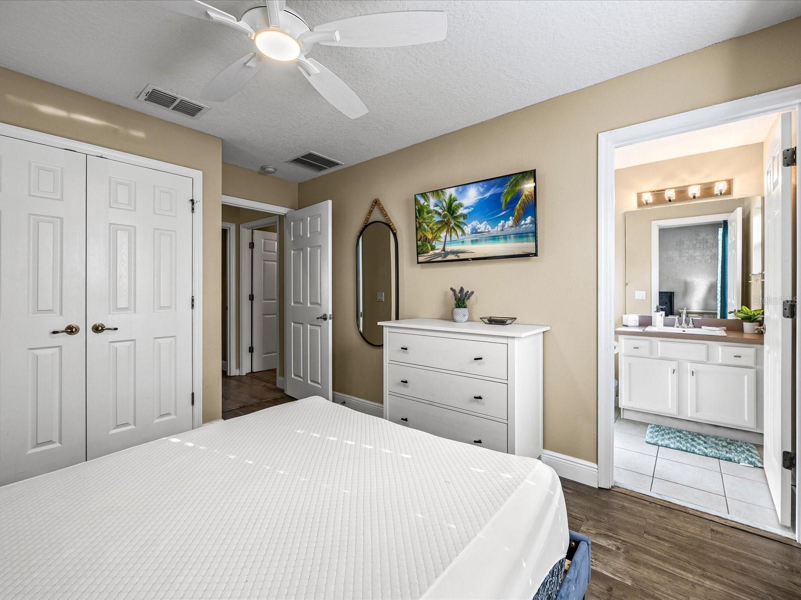 Image 20 of 29 For 4536 Alberto Circle