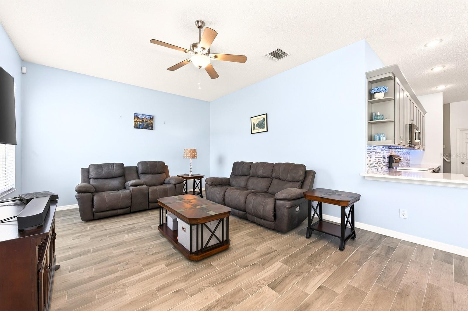 Image 14 of 46 For 129 Ballyshannon Drive