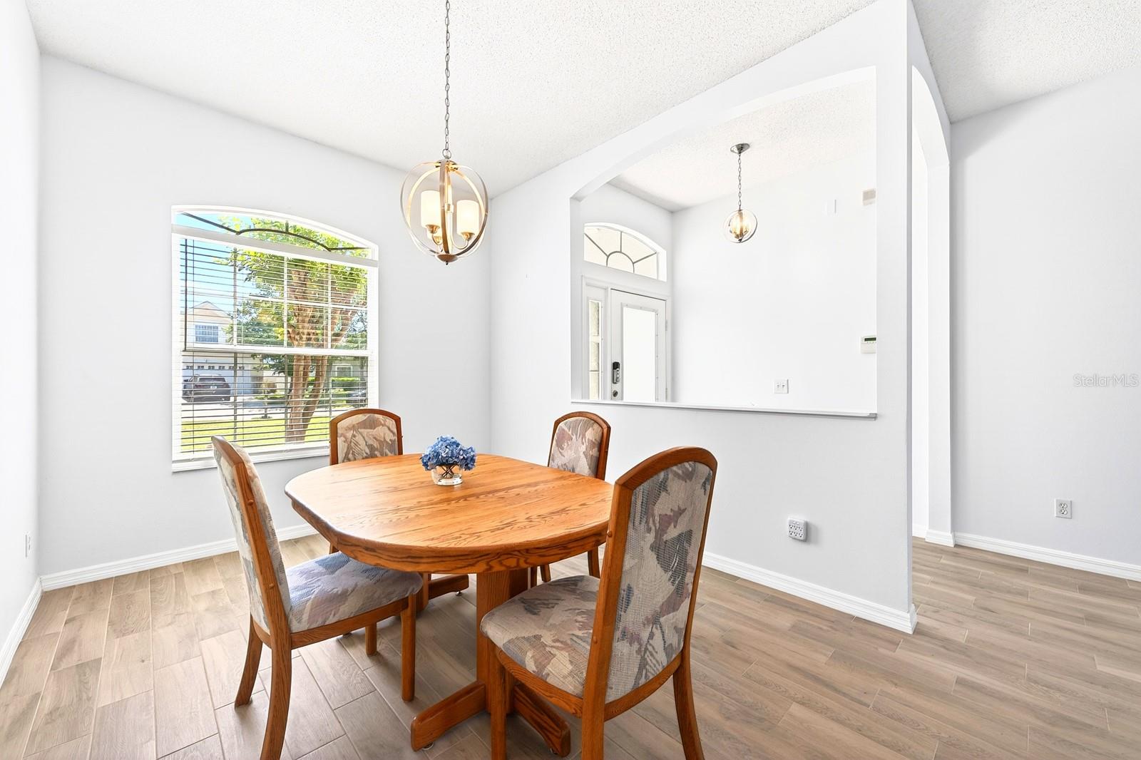 Image 5 of 46 For 129 Ballyshannon Drive