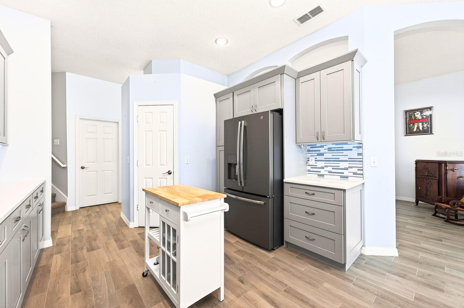 Image 8 of 46 For 129 Ballyshannon Drive