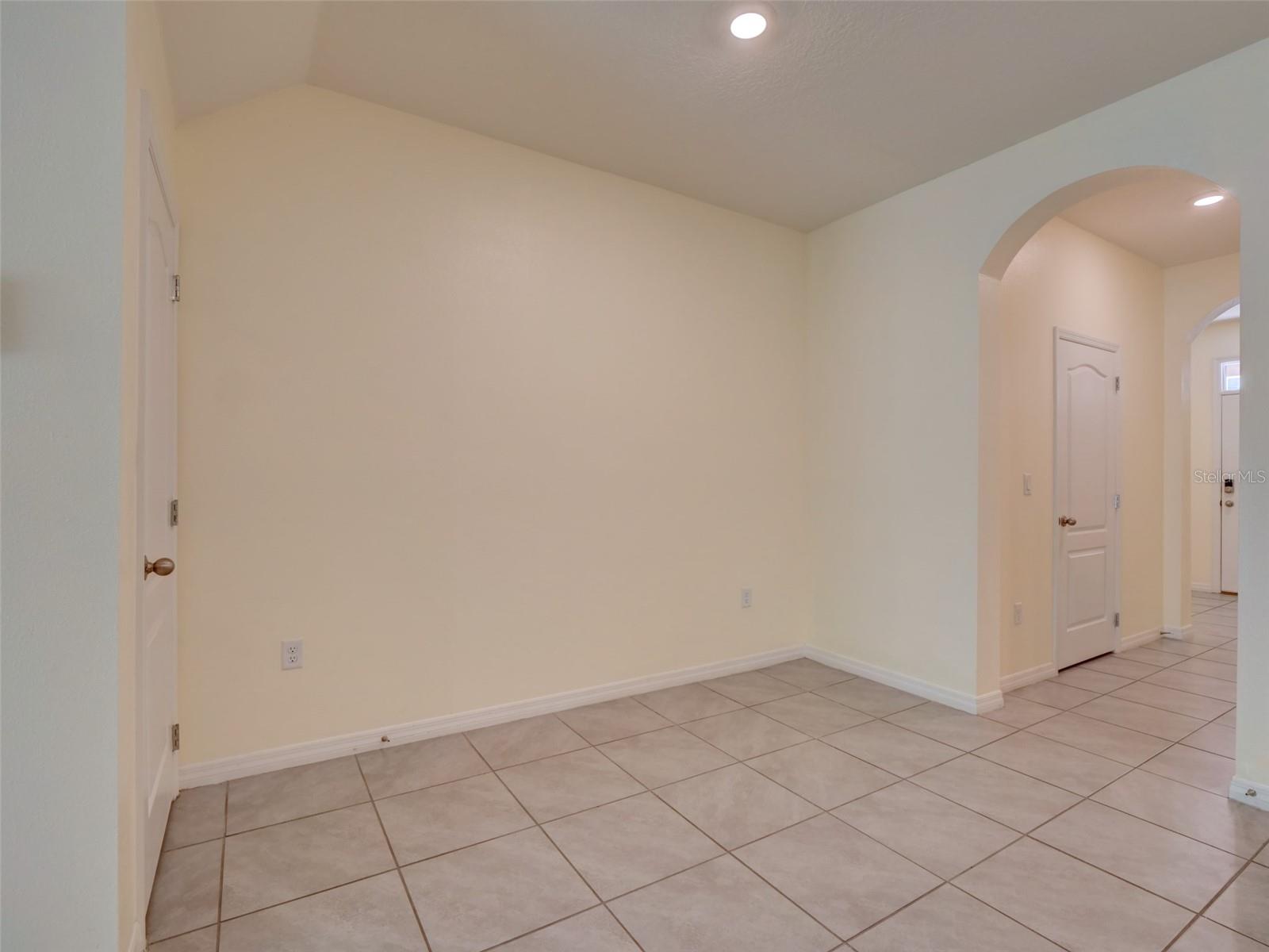 Image 13 of 46 For 1289 Yellow Finch Drive