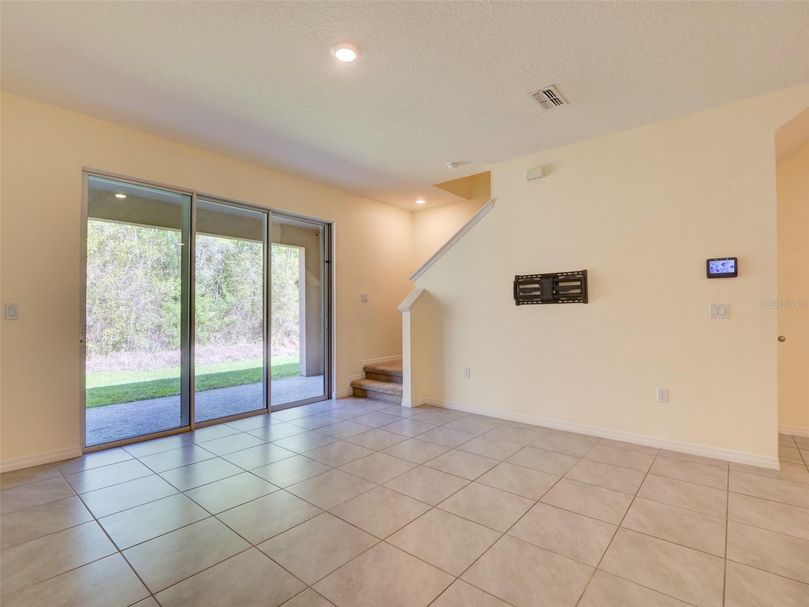 Image 5 of 46 For 1289 Yellow Finch Drive