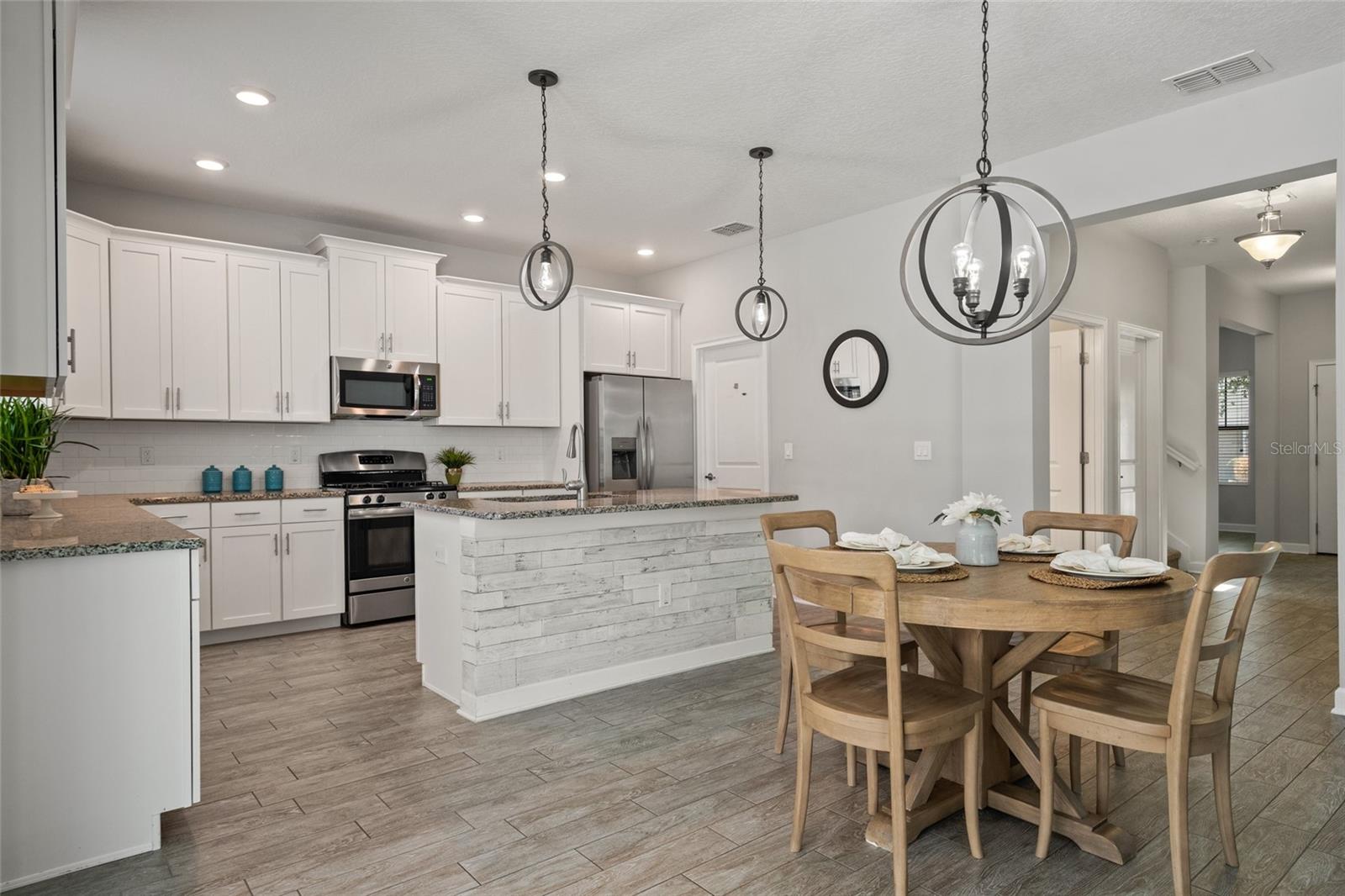 Image 17 of 66 For 7619 Loon Avenue