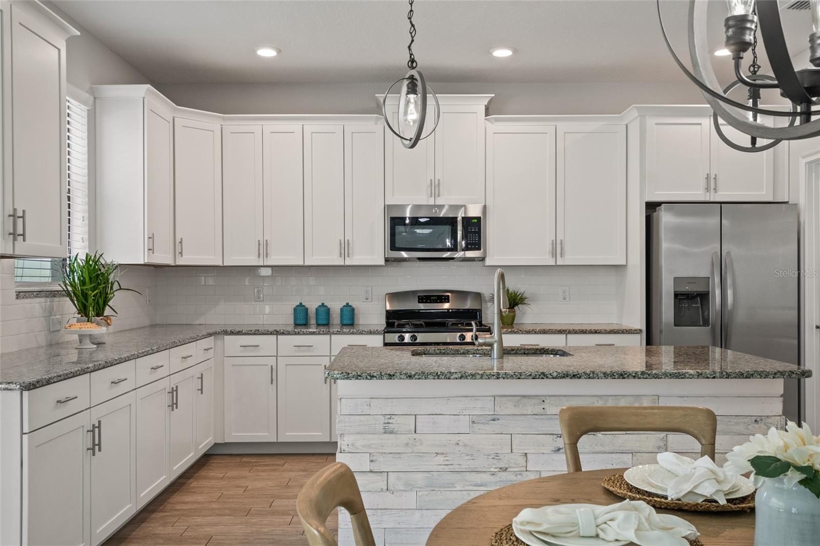 Image 18 of 66 For 7619 Loon Avenue