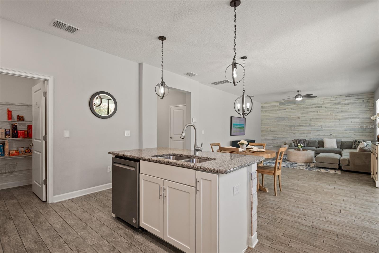 Image 23 of 66 For 7619 Loon Avenue