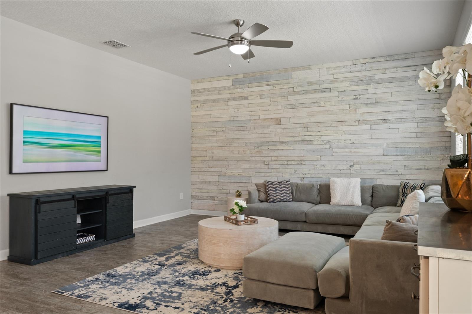 Image 27 of 66 For 7619 Loon Avenue