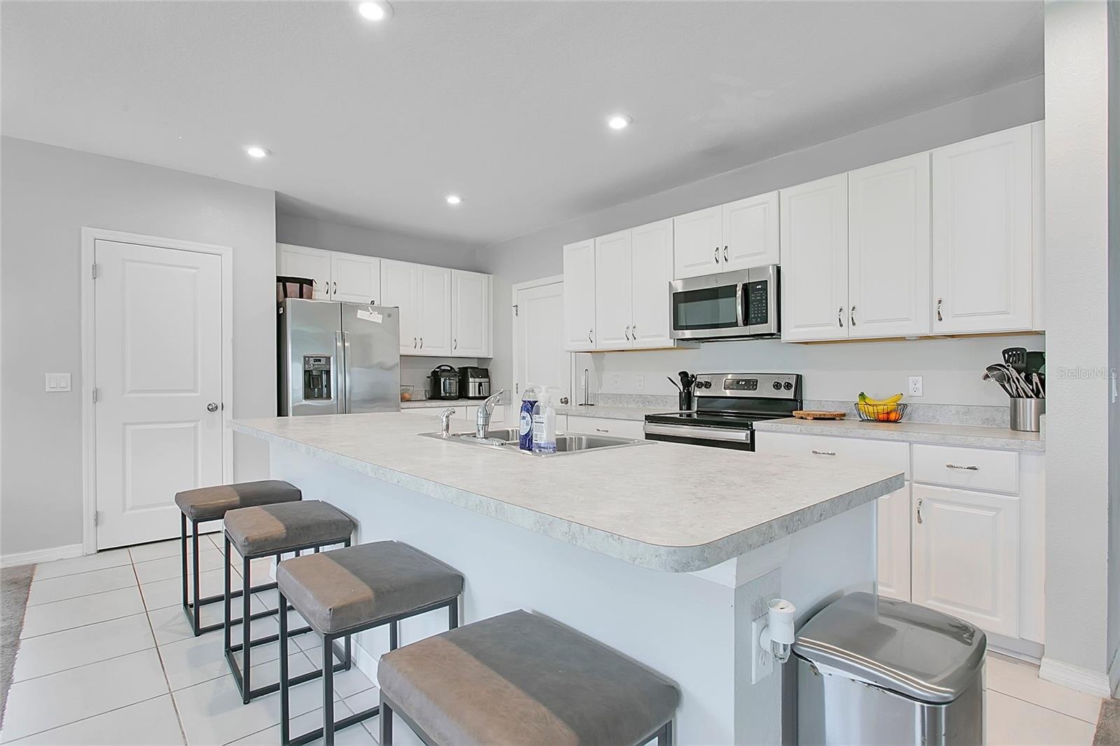 Image 7 of 30 For 582 Black Eagle Drive