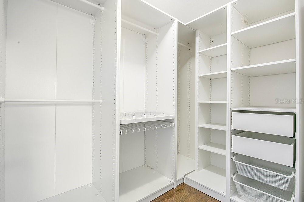 Image 16 of 34 For 741 Saxby Avenue