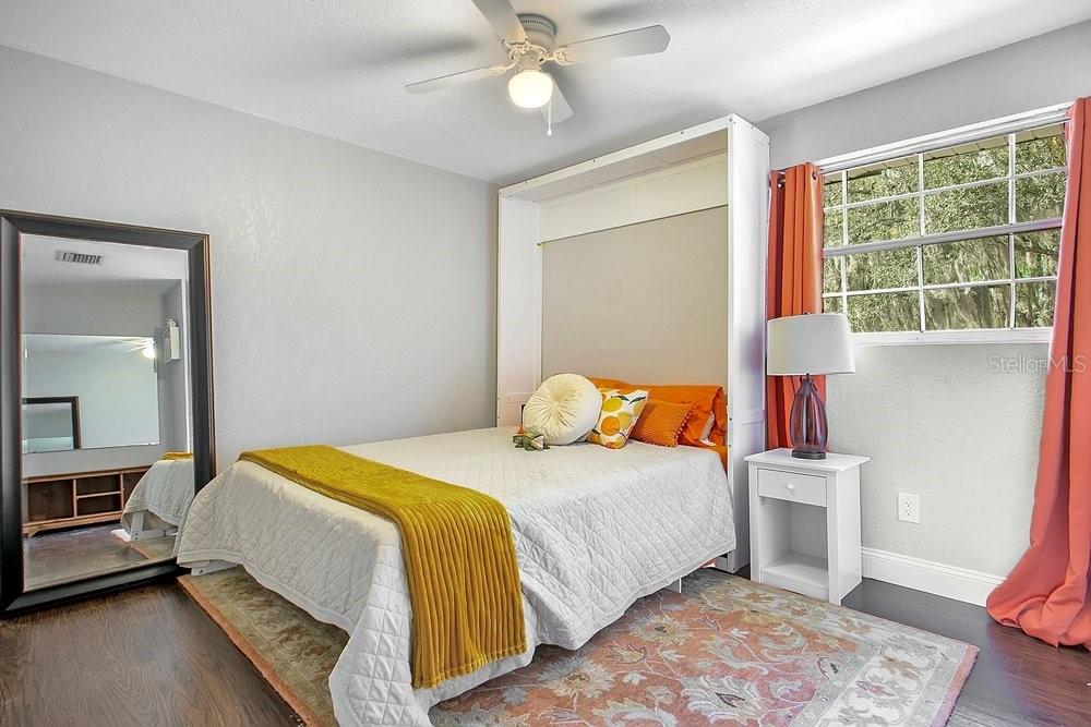 Image 17 of 34 For 741 Saxby Avenue