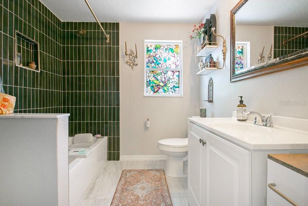 Image 19 of 34 For 741 Saxby Avenue