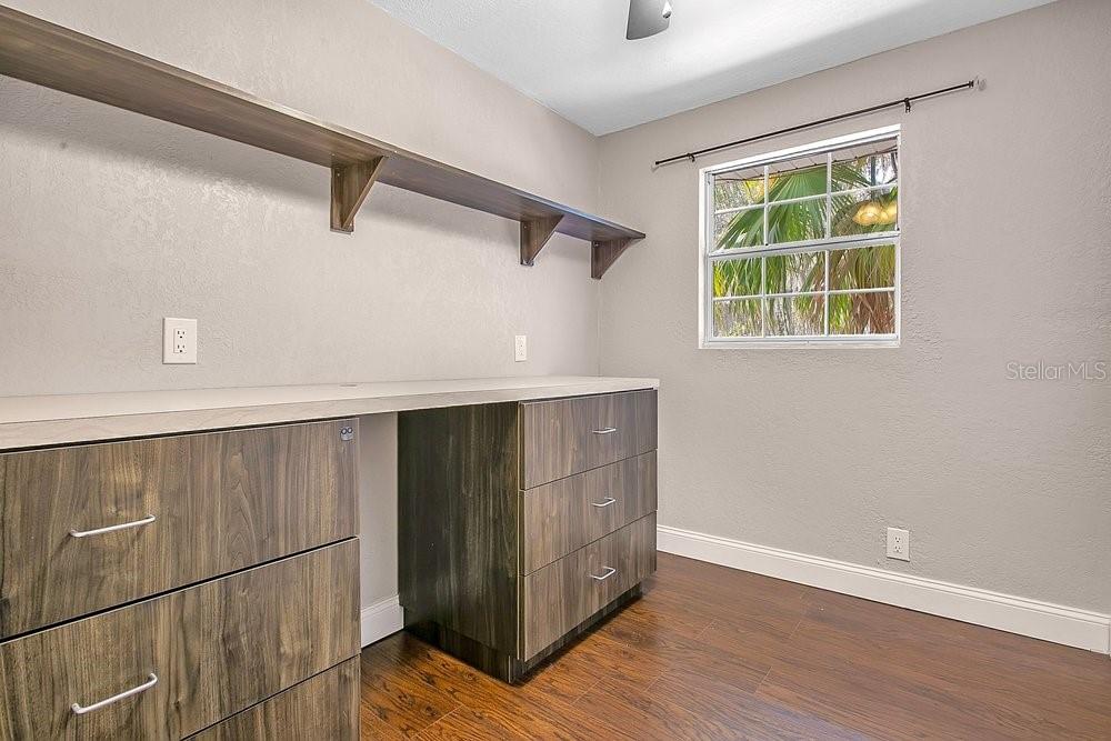 Image 20 of 34 For 741 Saxby Avenue