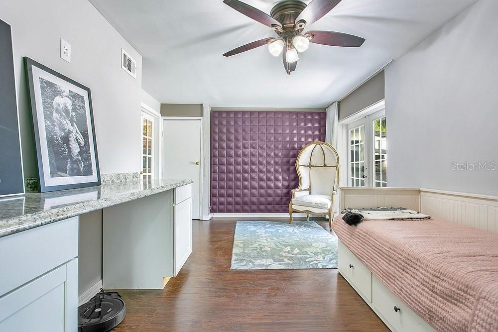 Image 22 of 34 For 741 Saxby Avenue