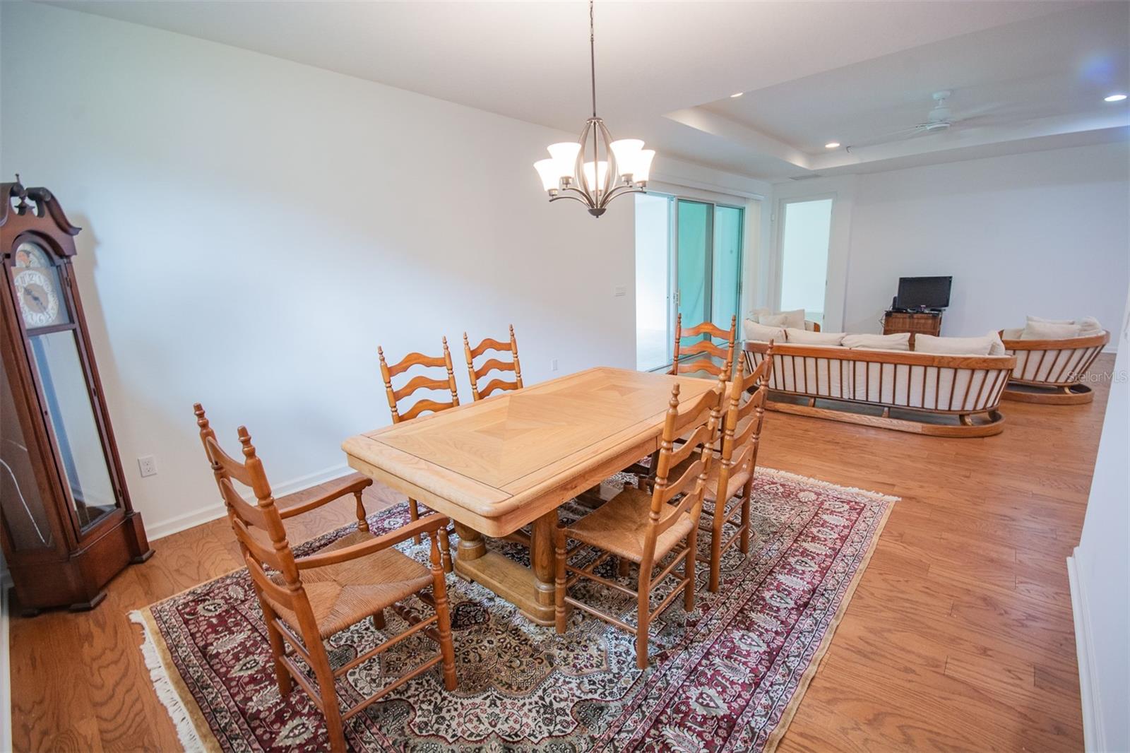 Image 11 of 48 For 215 Avenham Drive