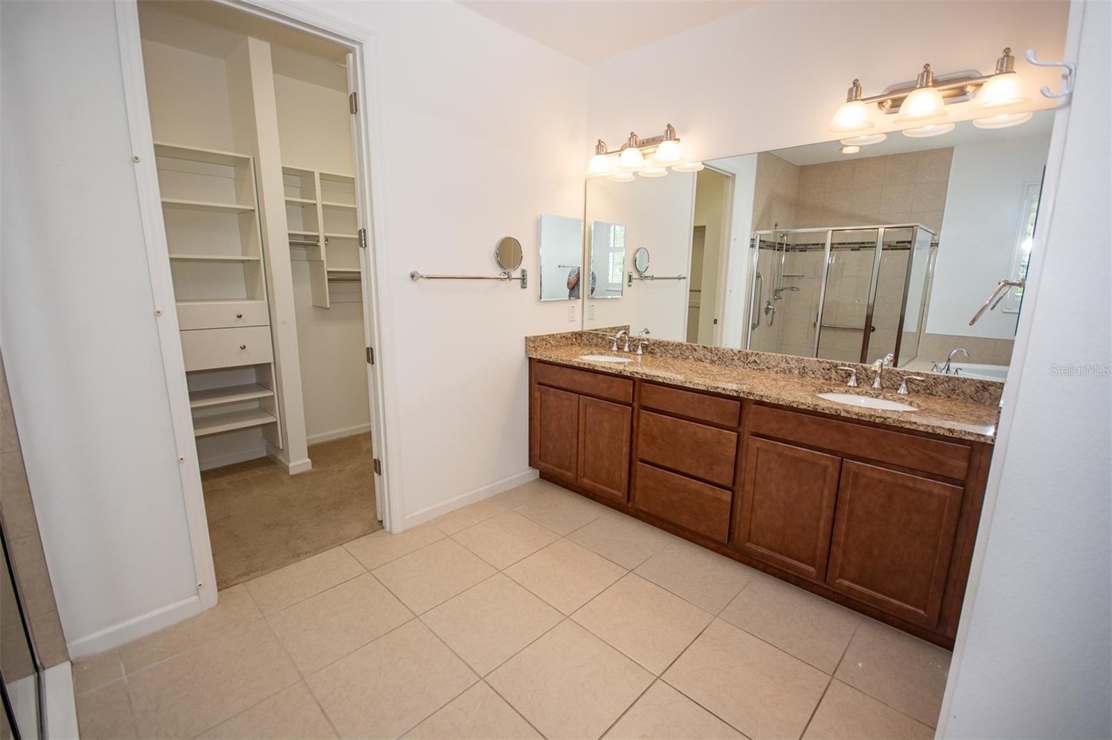 Image 17 of 48 For 215 Avenham Drive