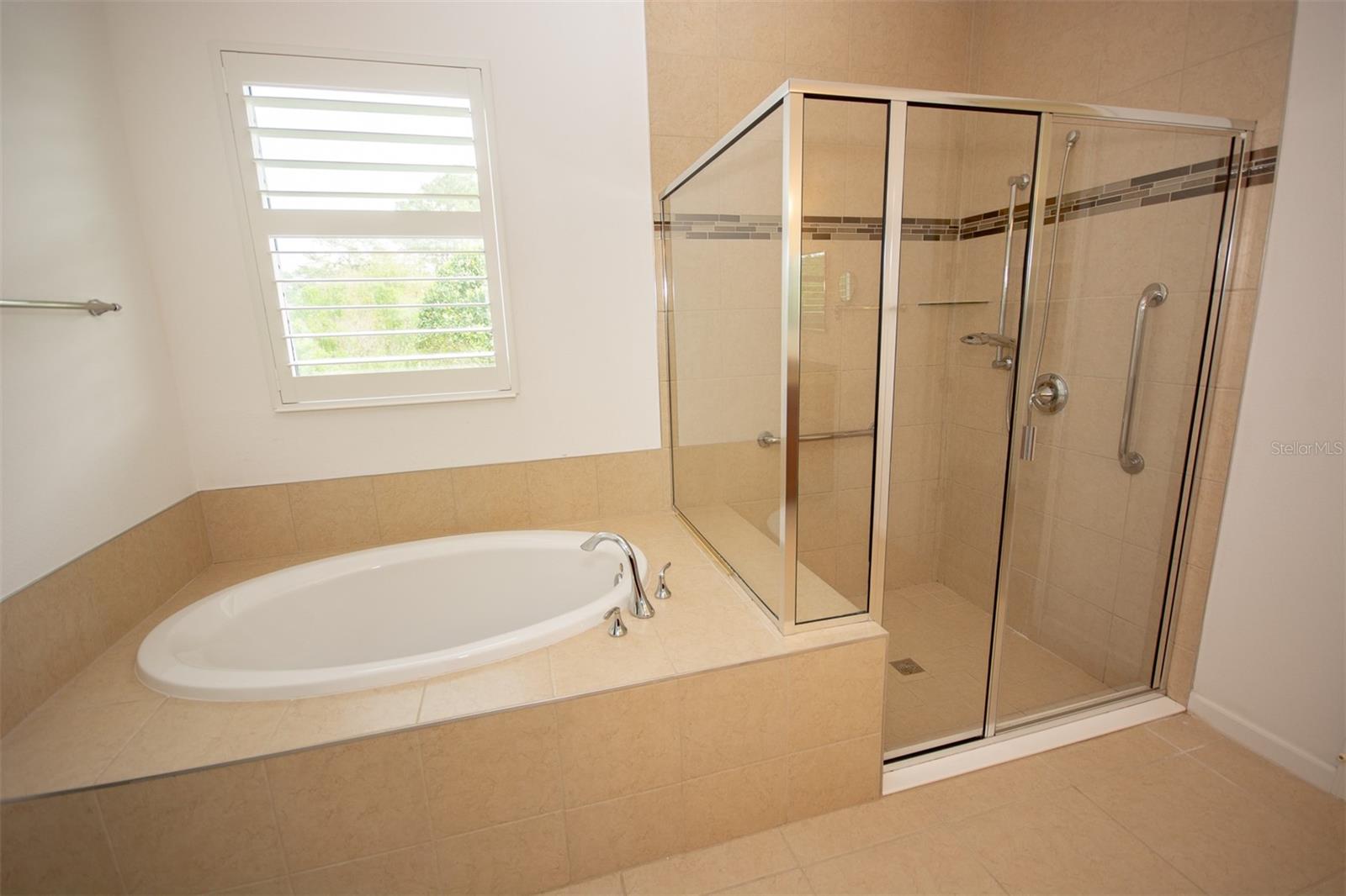 Image 19 of 48 For 215 Avenham Drive