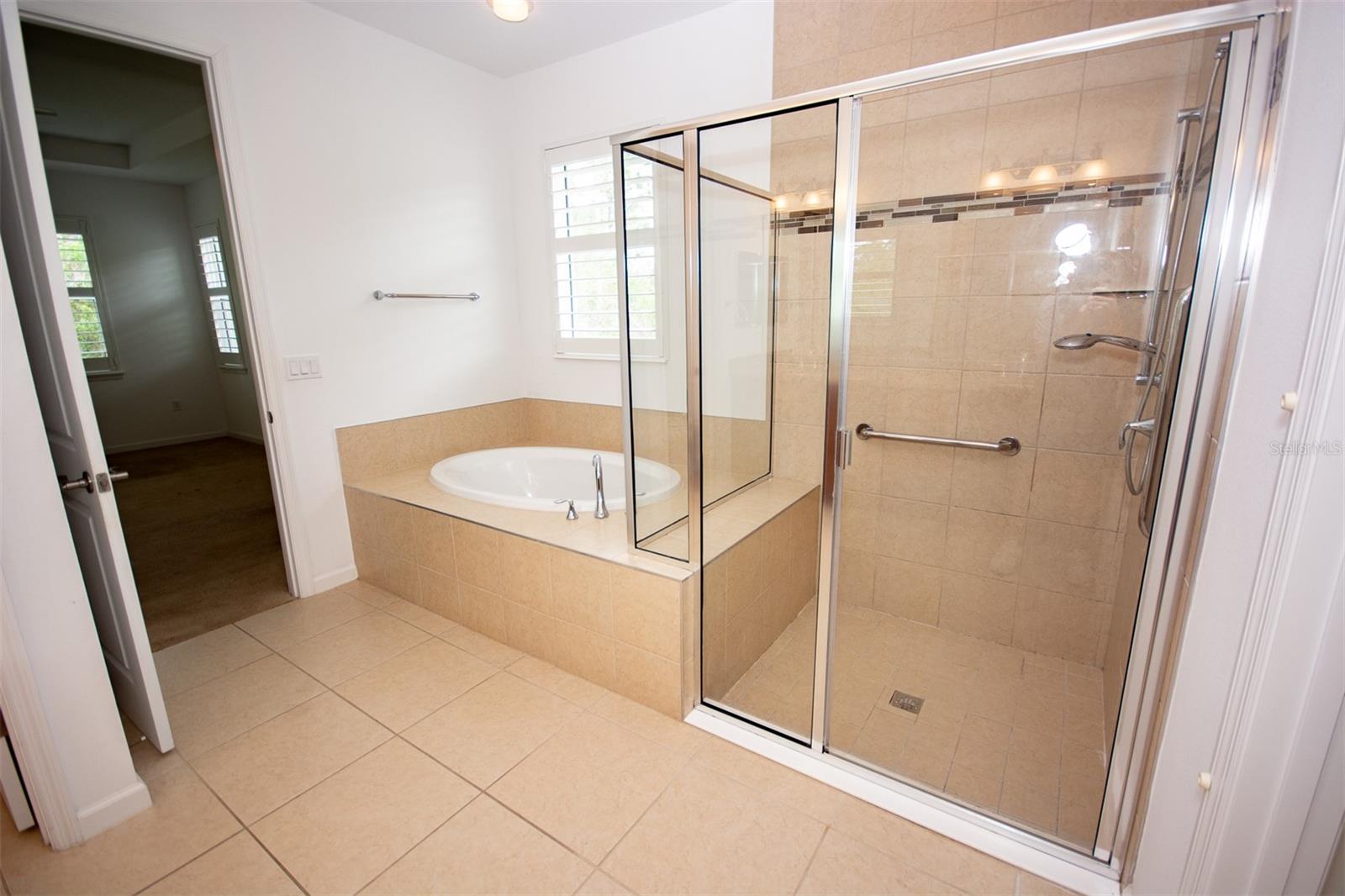 Image 21 of 48 For 215 Avenham Drive