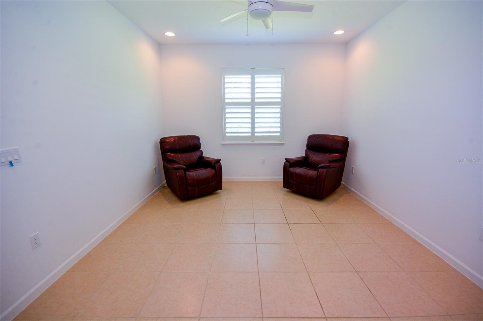 Image 37 of 48 For 215 Avenham Drive