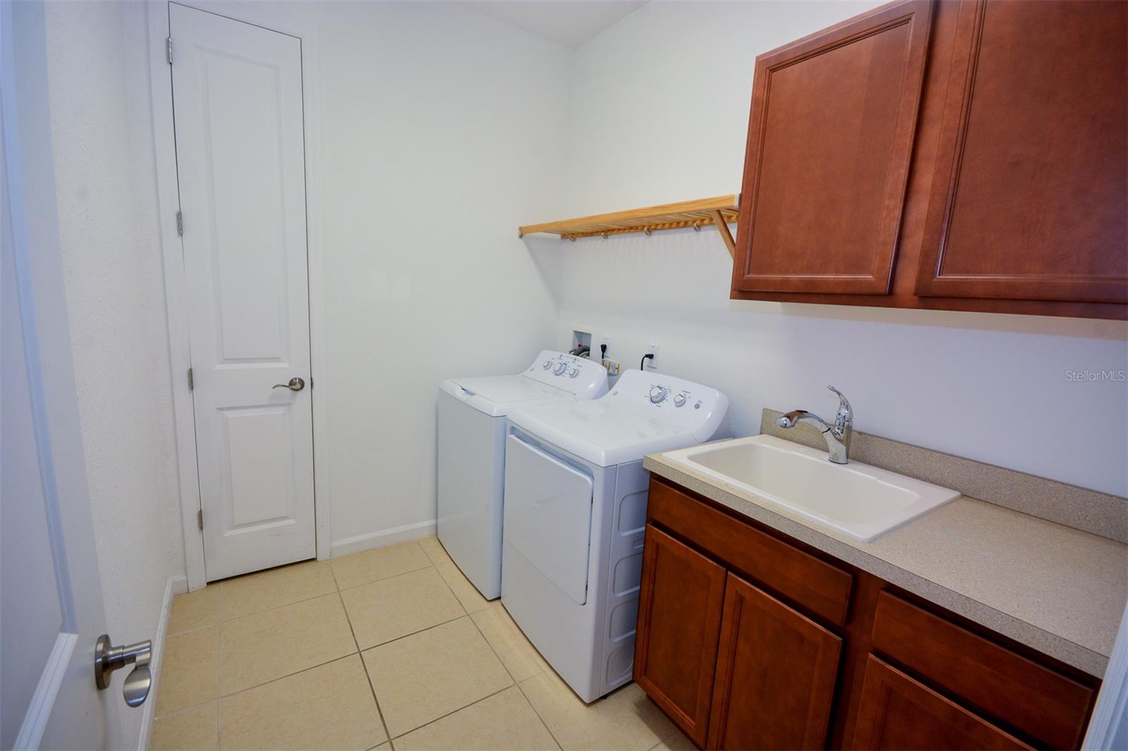 Image 41 of 48 For 215 Avenham Drive