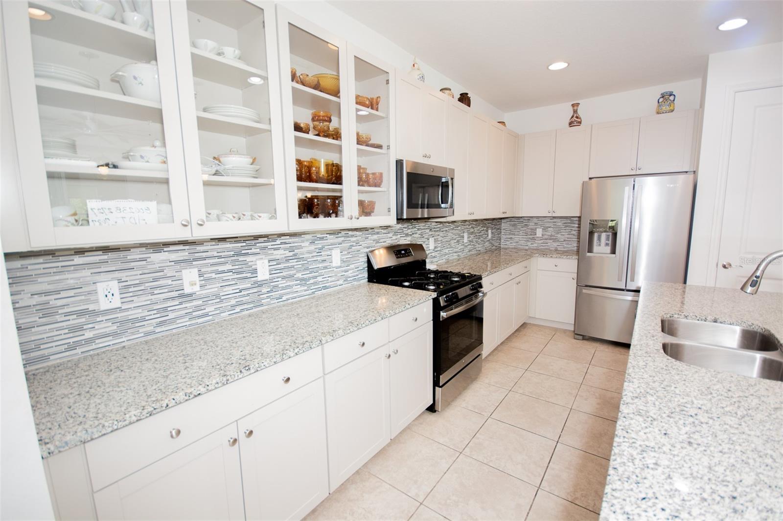 Image 6 of 48 For 215 Avenham Drive