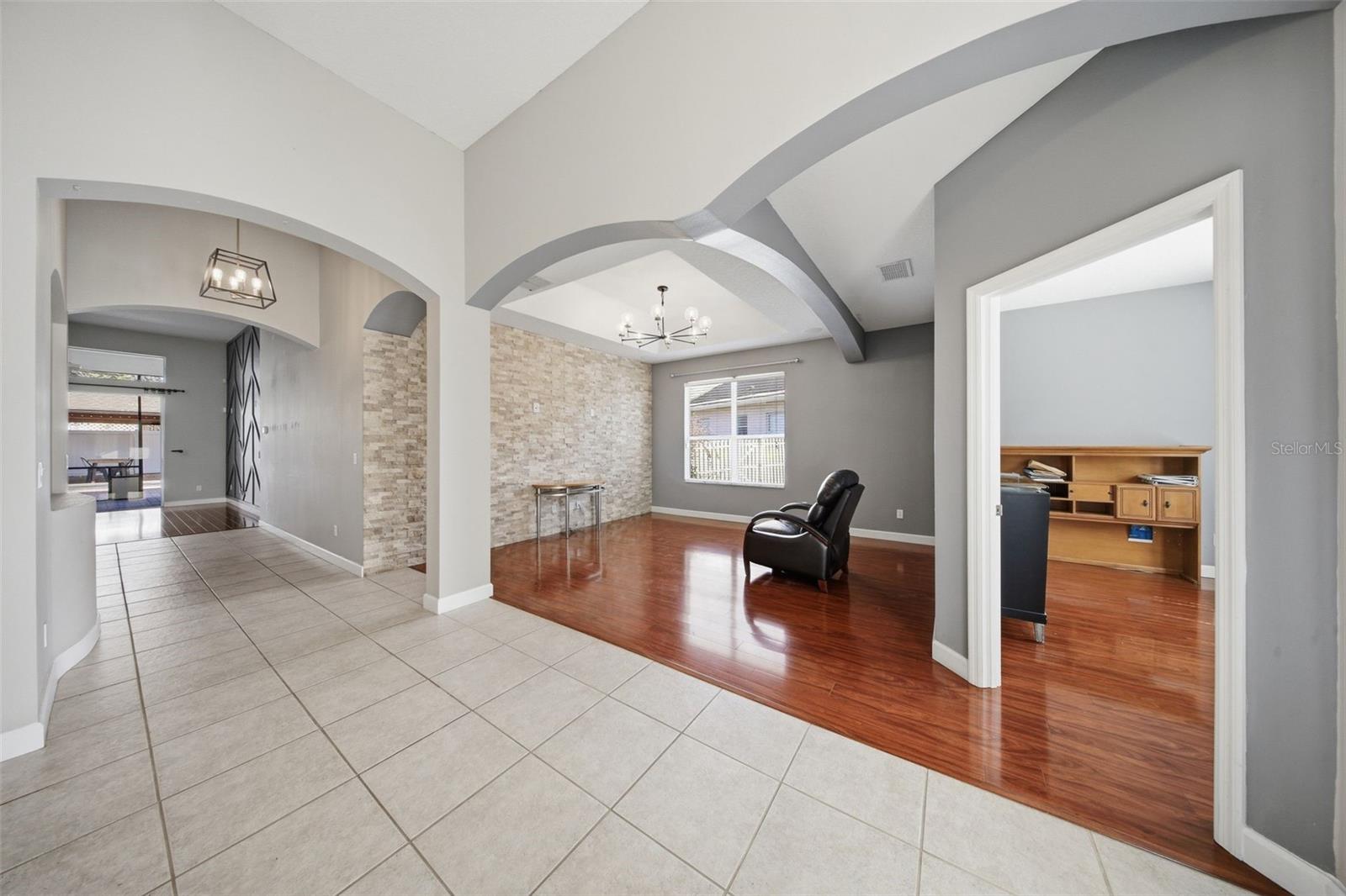 Image 4 of 47 For 8455 Dover View Lane