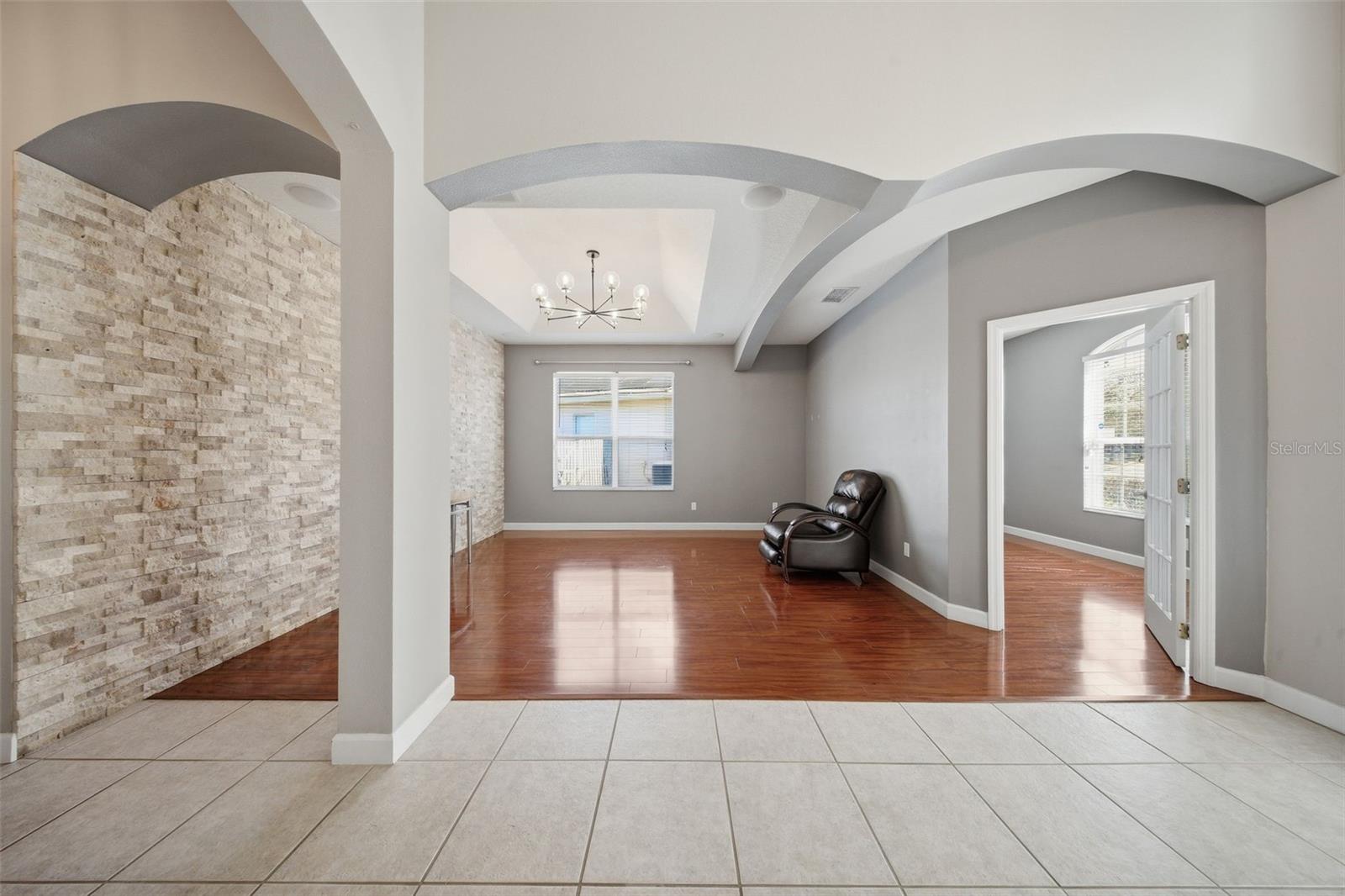 Image 5 of 47 For 8455 Dover View Lane