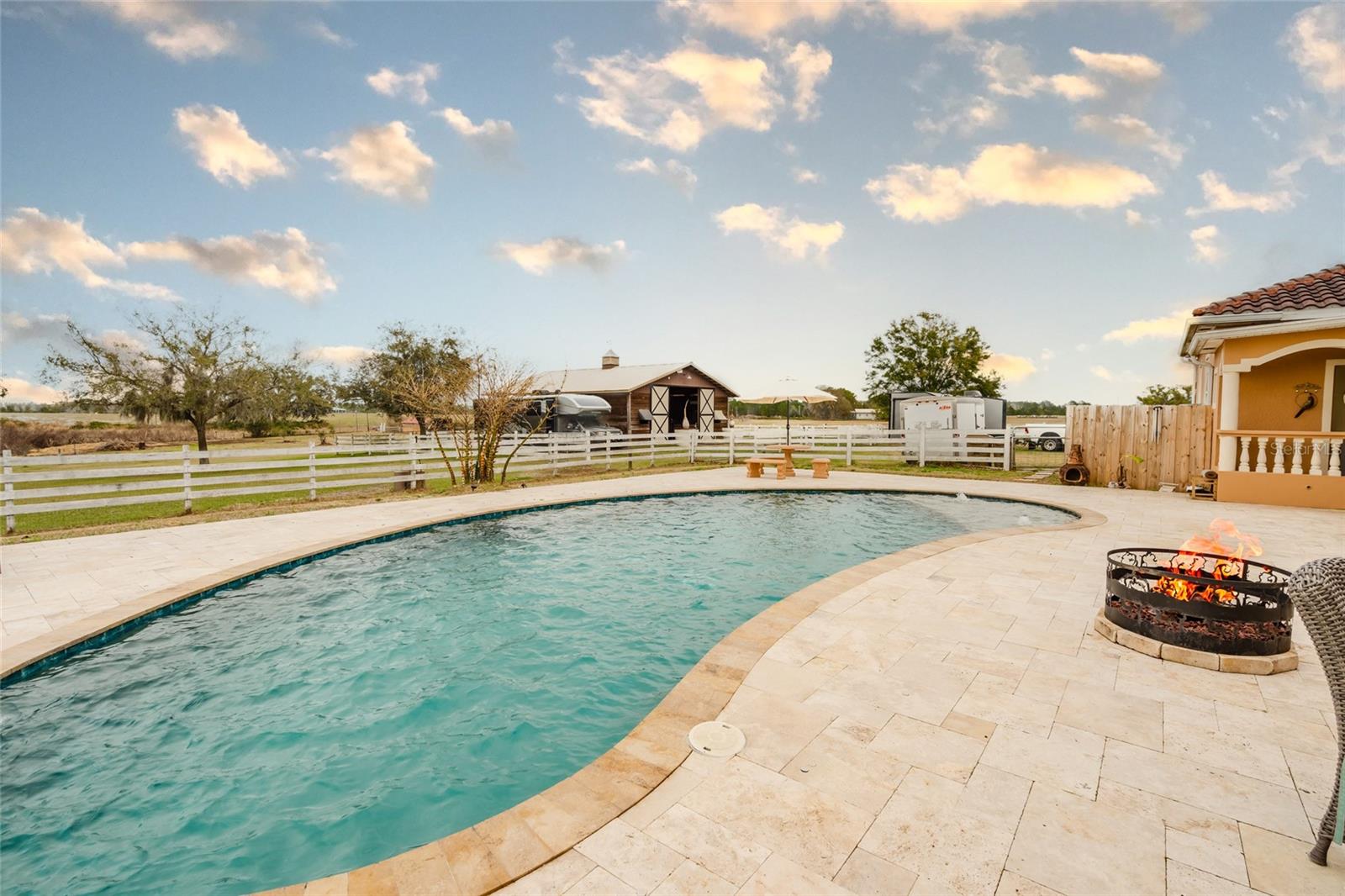 Image 15 of 84 For 4015 Indigo Road