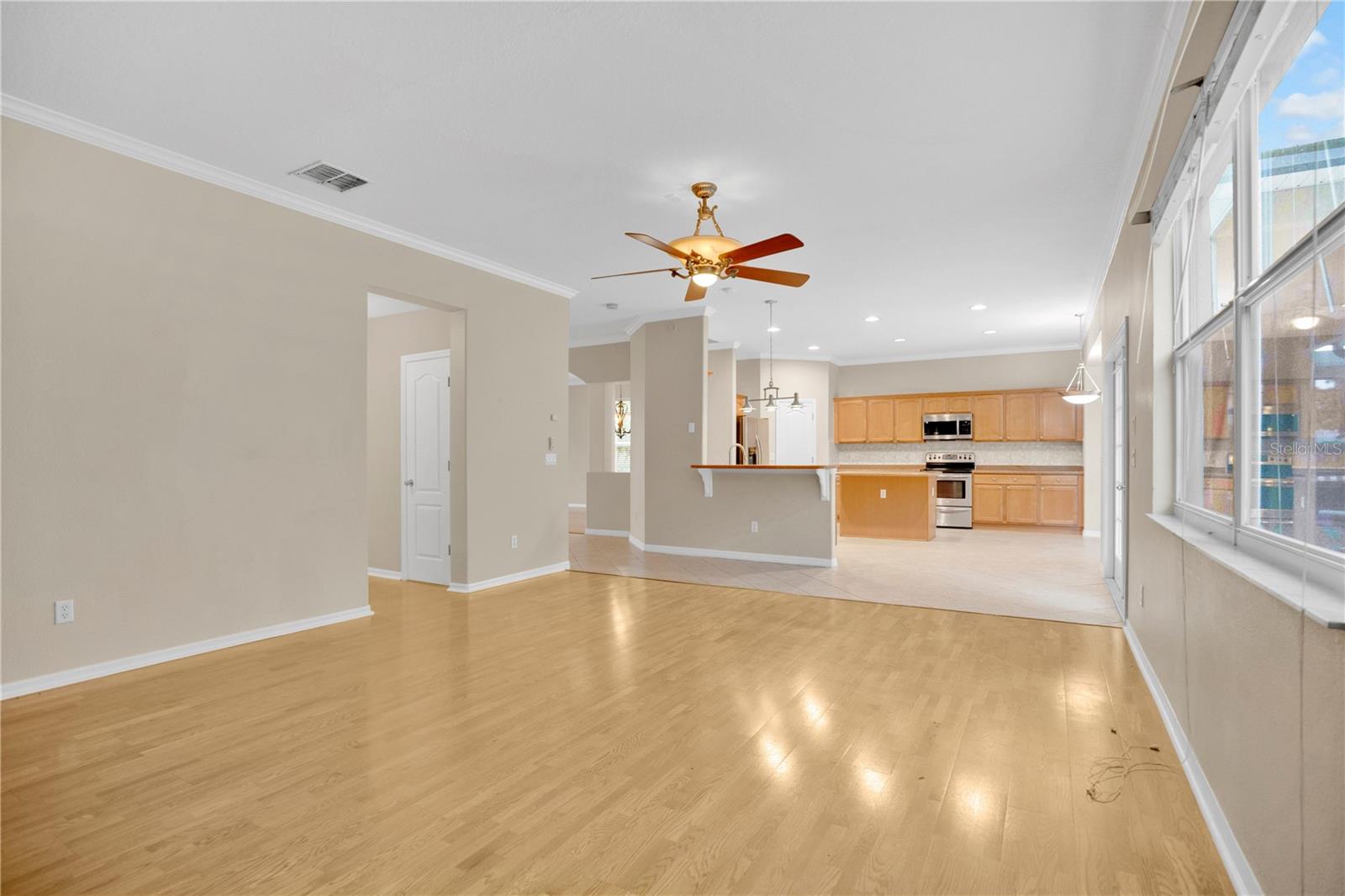 Image 11 of 74 For 2615 Lakemoor Drive