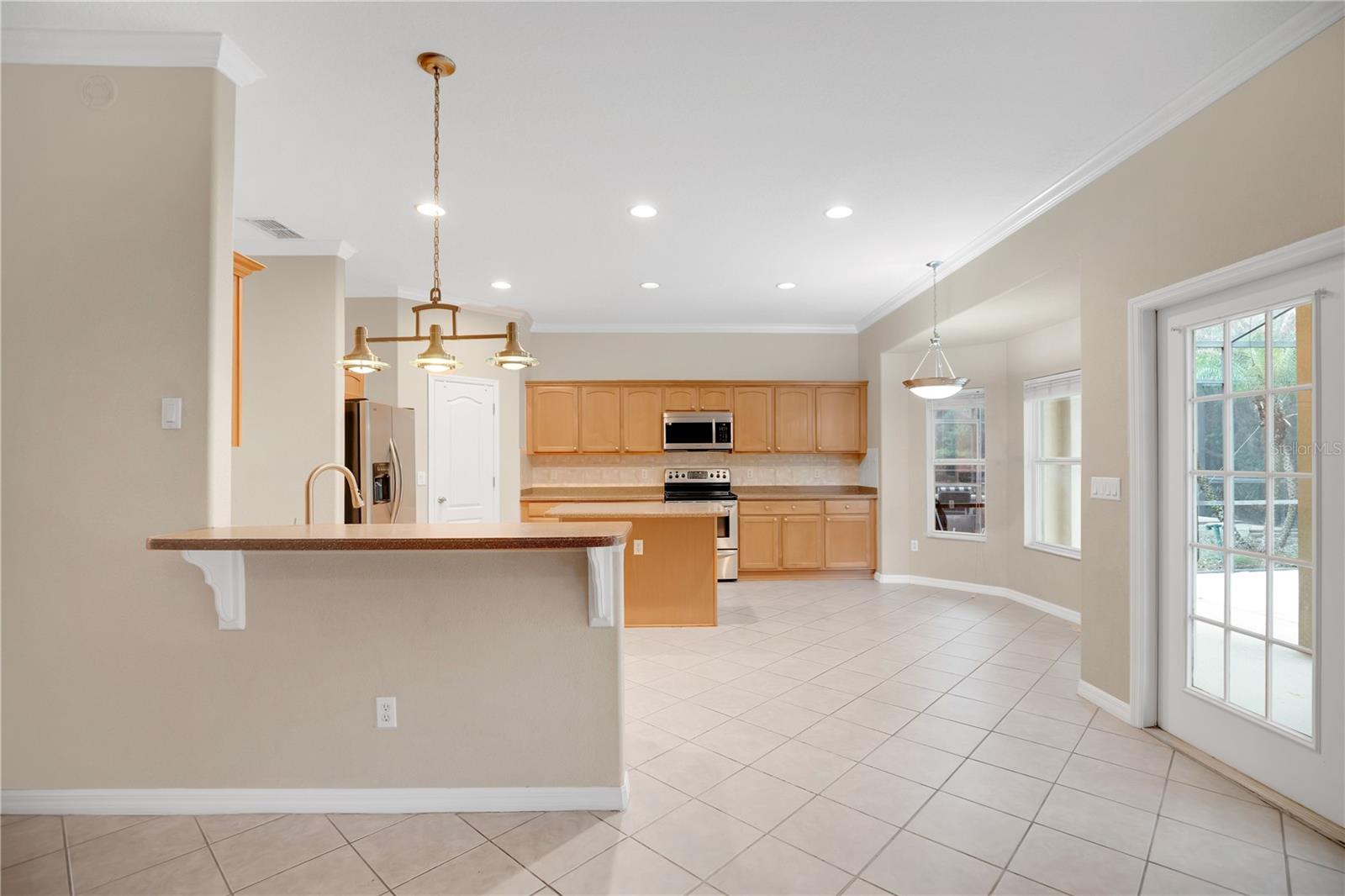 Image 14 of 74 For 2615 Lakemoor Drive