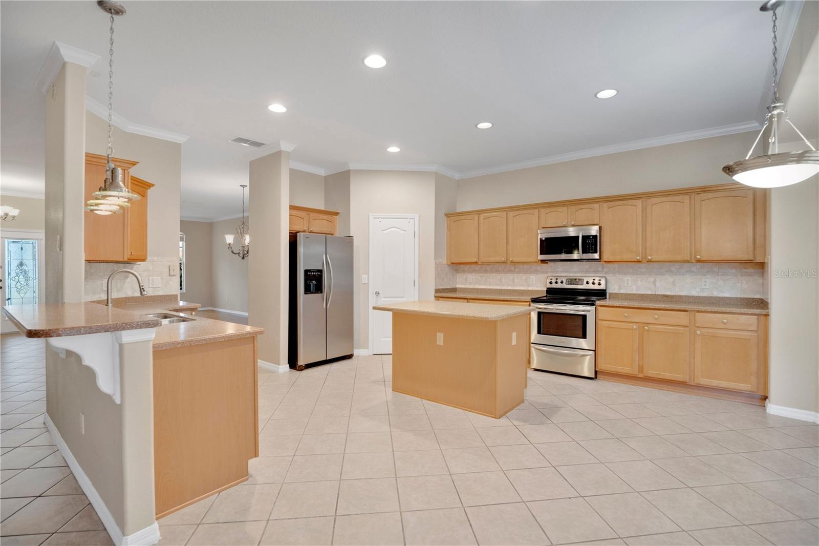 Image 15 of 74 For 2615 Lakemoor Drive