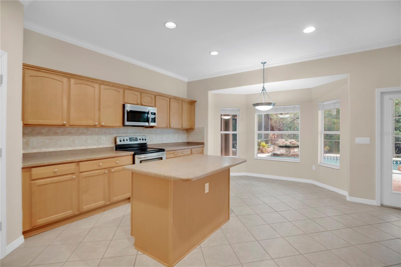 Image 17 of 74 For 2615 Lakemoor Drive