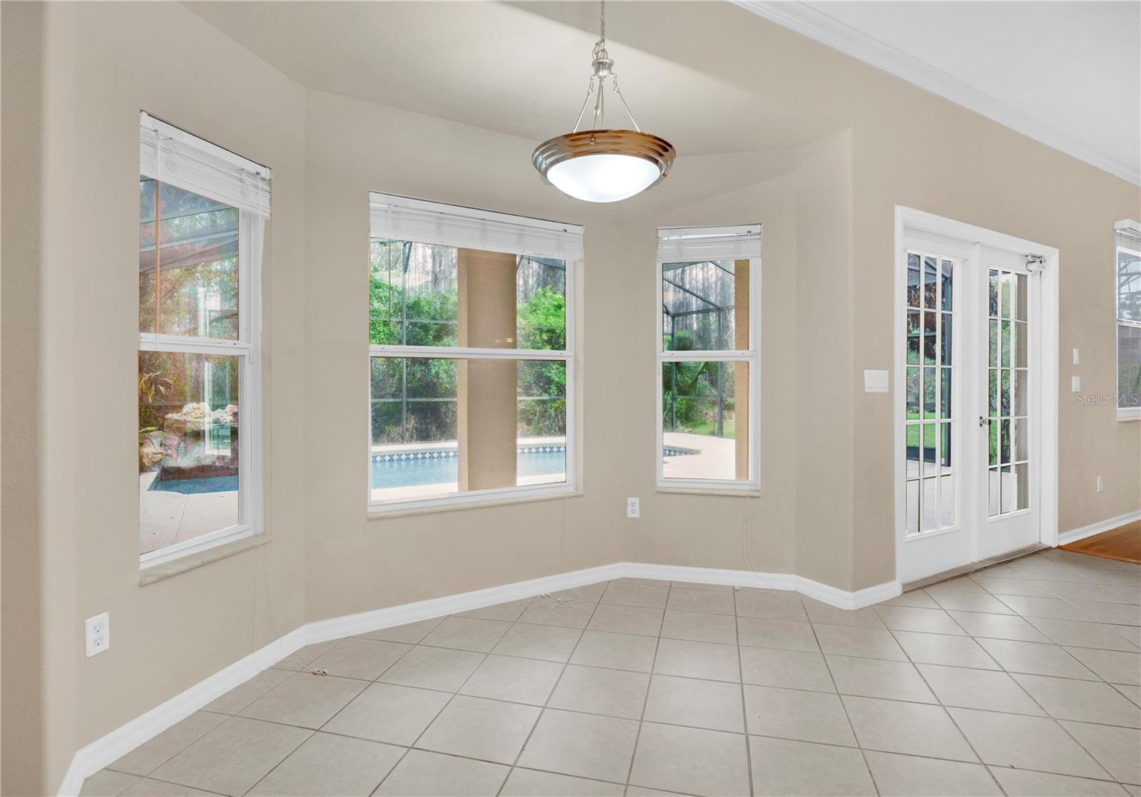 Image 18 of 74 For 2615 Lakemoor Drive