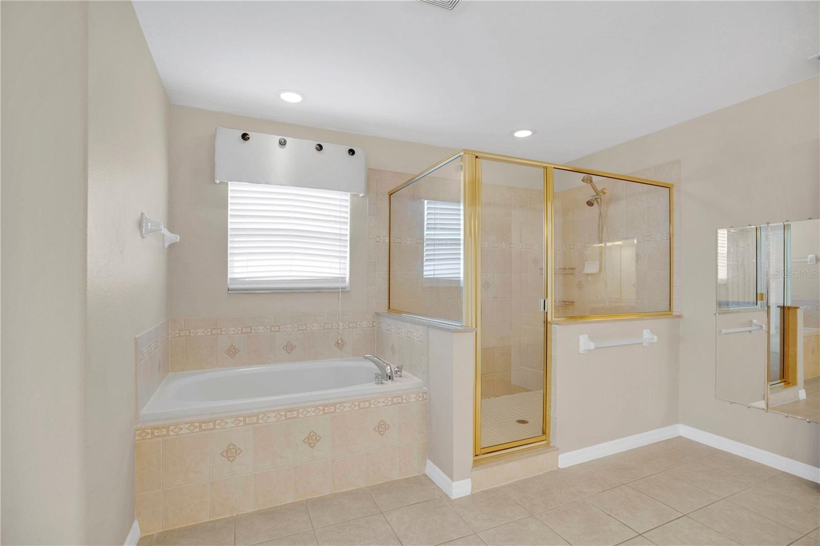 Image 26 of 74 For 2615 Lakemoor Drive