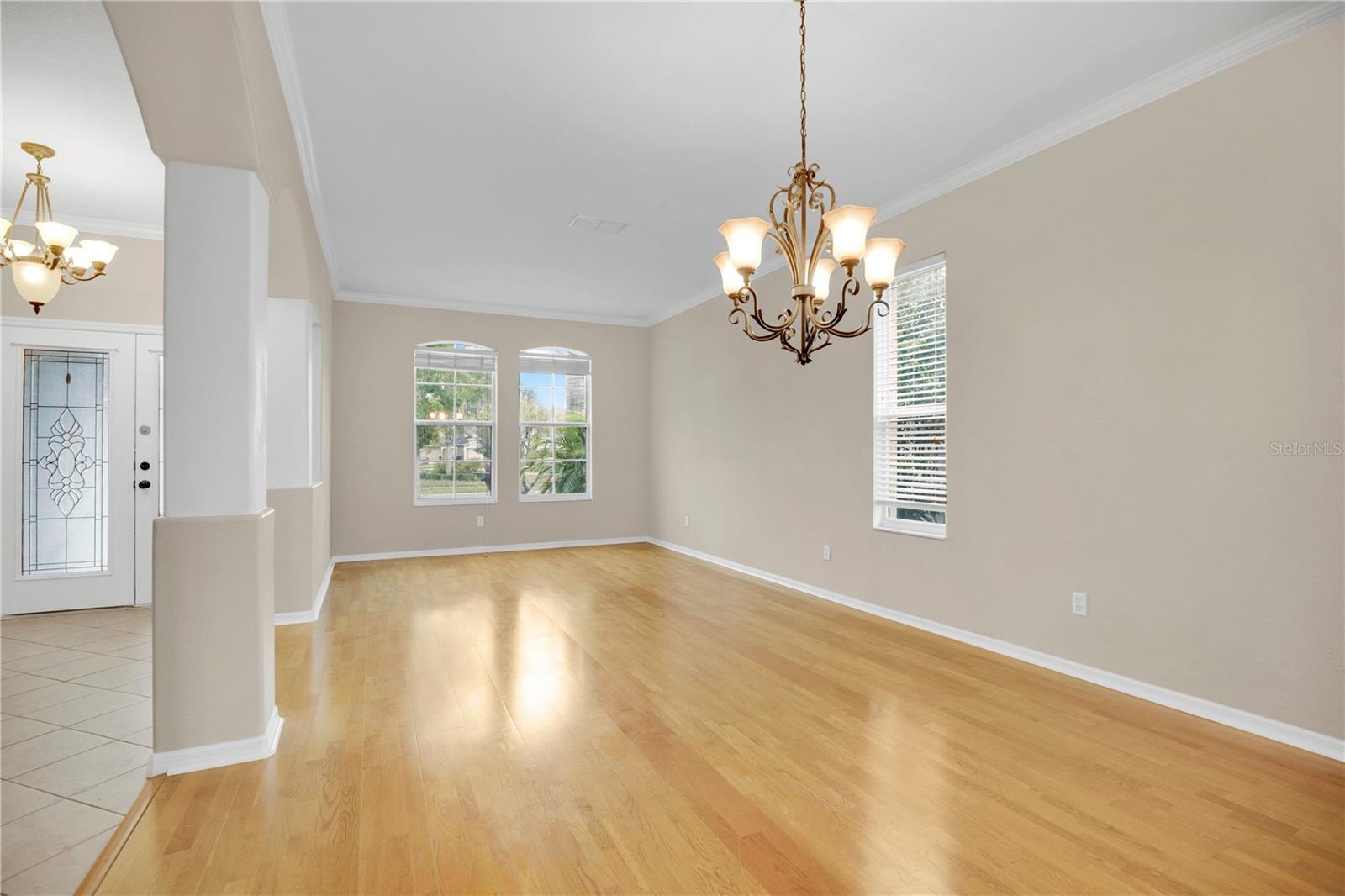 Image 4 of 74 For 2615 Lakemoor Drive