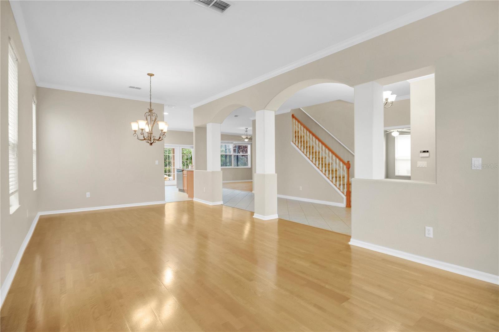 Image 7 of 74 For 2615 Lakemoor Drive