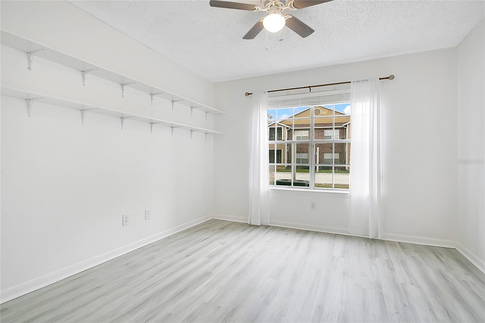 Image 11 of 31 For 5540 Devonbriar Way 104