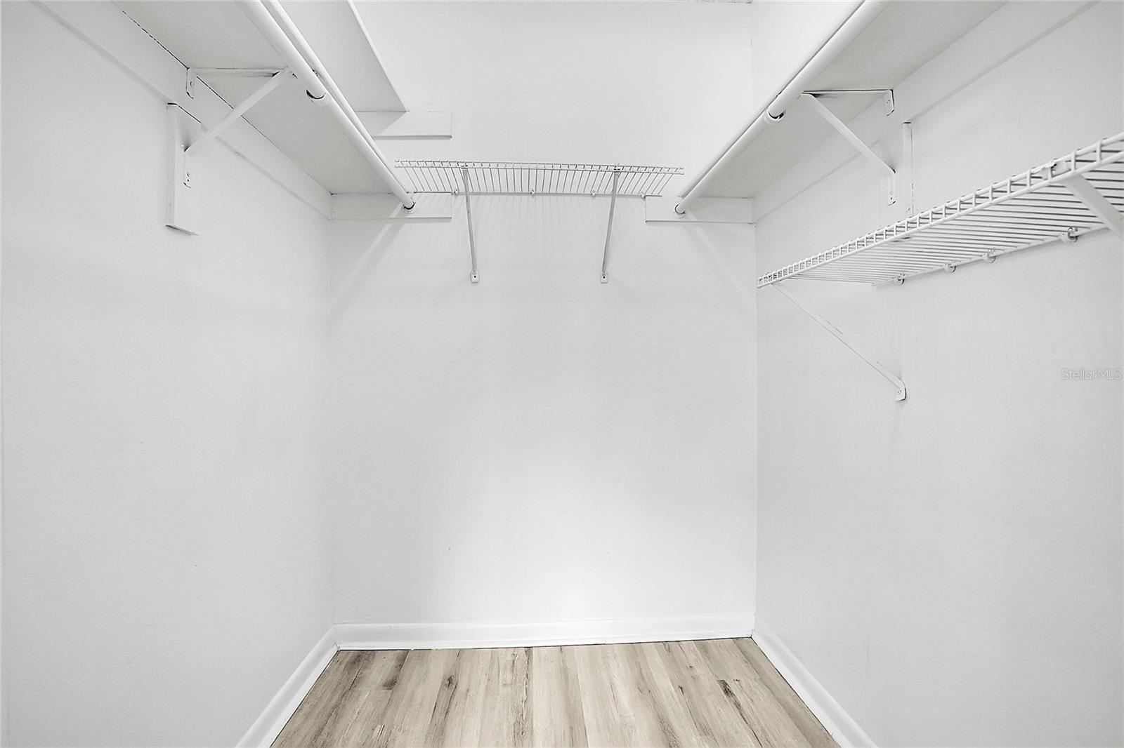 Image 13 of 31 For 5540 Devonbriar Way 104