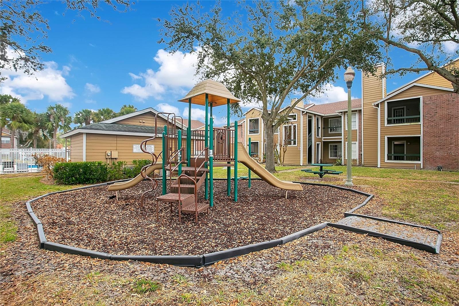 Image 21 of 31 For 5540 Devonbriar Way 104