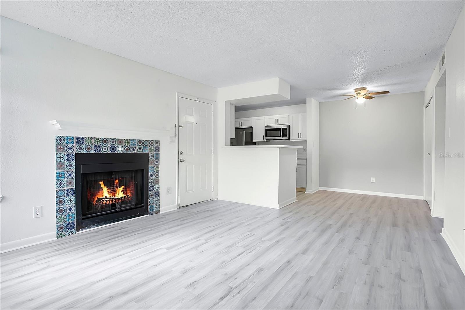 Image 4 of 31 For 5540 Devonbriar Way 104