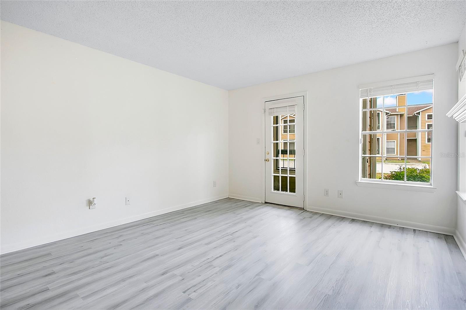 Image 6 of 31 For 5540 Devonbriar Way 104