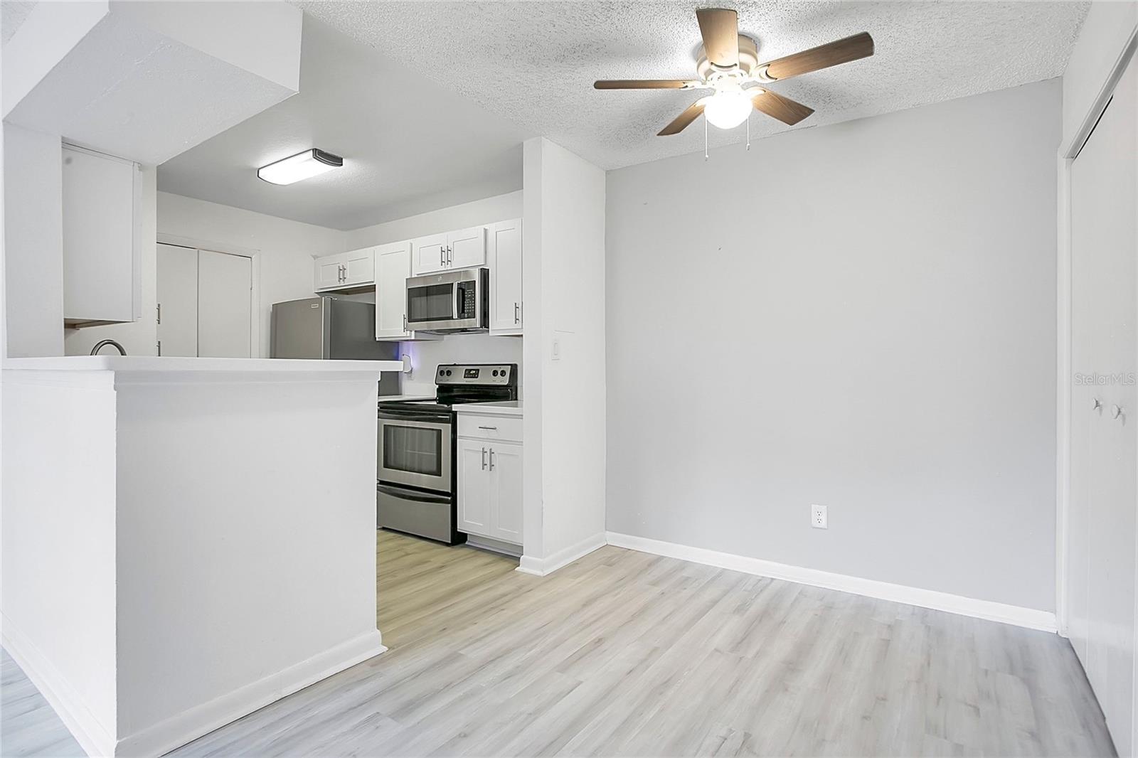 Image 7 of 31 For 5540 Devonbriar Way 104