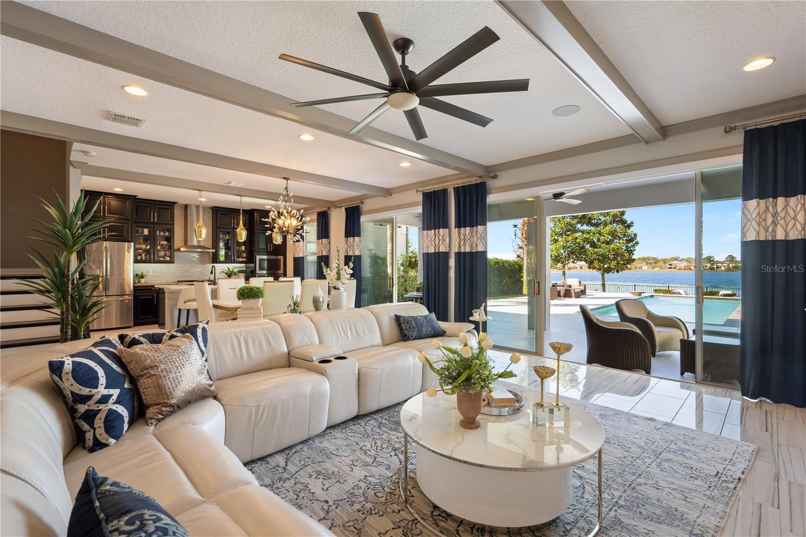 Listing photo id 13 for 10950 Lemon Lake Boulevard