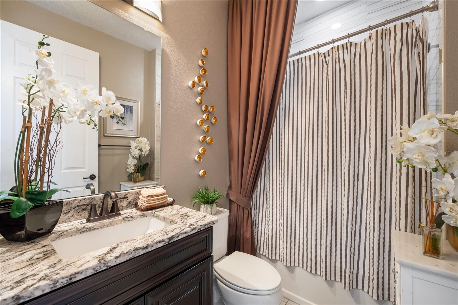 Listing photo id 27 for 10950 Lemon Lake Boulevard