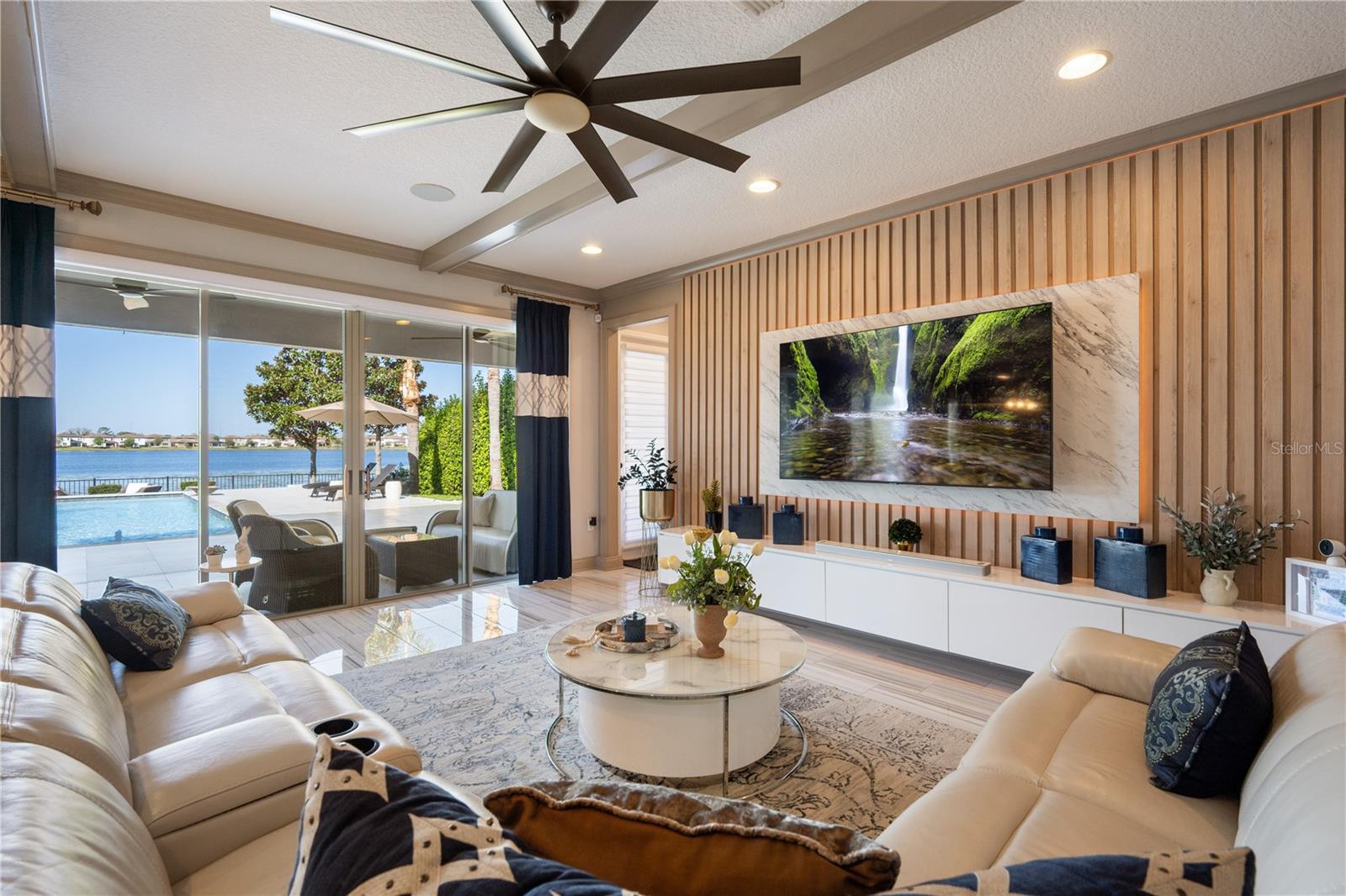 Listing photo id 7 for 10950 Lemon Lake Boulevard