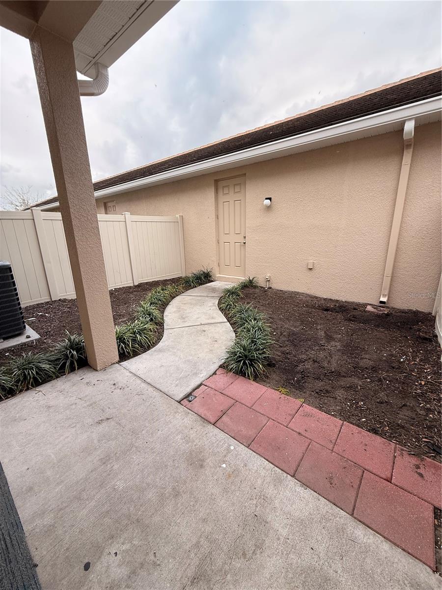 Image 18 of 22 For 11456 Center Lake Drive