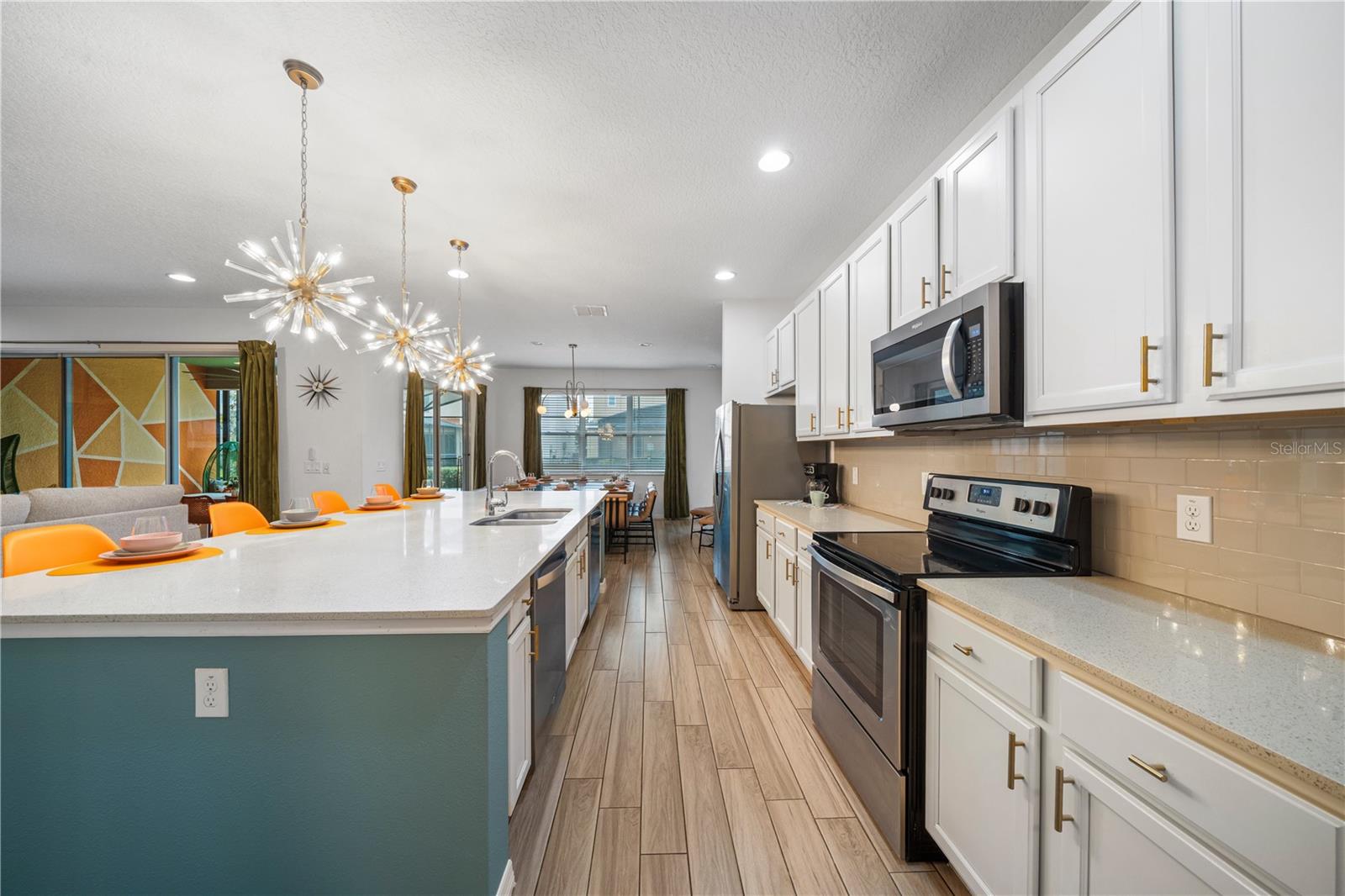 Image 10 of 93 For 7009 Oakwood Street